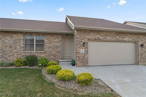 2 Bayview Cir, Cortland, OH, 44410-1931 | Card Image