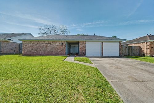 2015 Williamsburg Court N, League City, TX, 77573 | Card Image