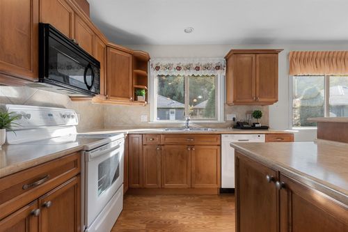 194-46000 Thomas Rd, Chilliwack, BC, V2R5W6 | Card Image