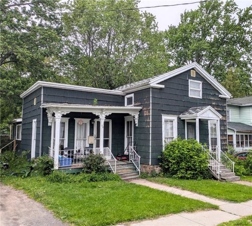 12 N Liberty St, Albion, NY, 14411-1228 | Card Image