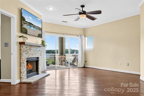 1331-1331 Torrence Cir, Davidson, NC, 28036-9401 | Card Image