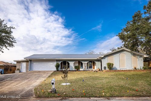 6009 Switzer Cv, Ocean Springs, MS, 39564-2700 | Card Image