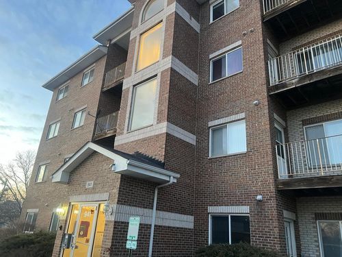 unit-301-941 N Swift Rd, Addison, IL, 60101-1606 | Card Image