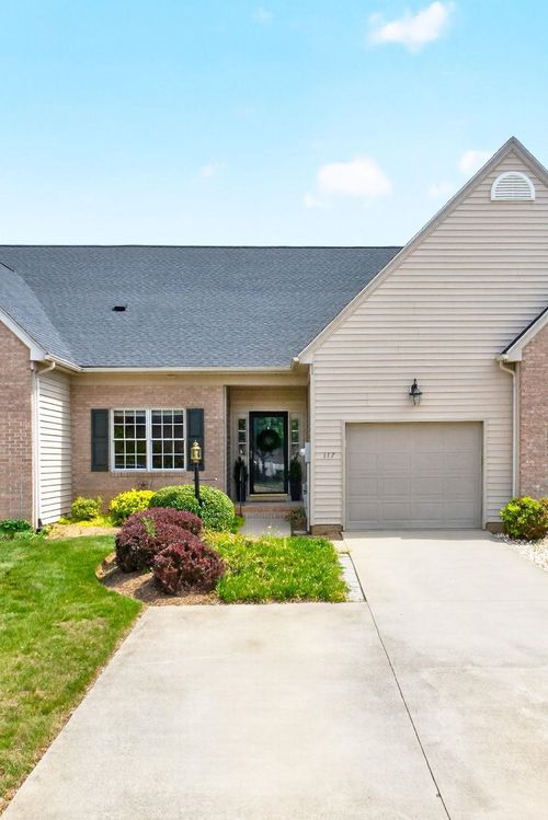 117 Bryant Dr, WAYNESBORO, VA, 22980 | Card Image