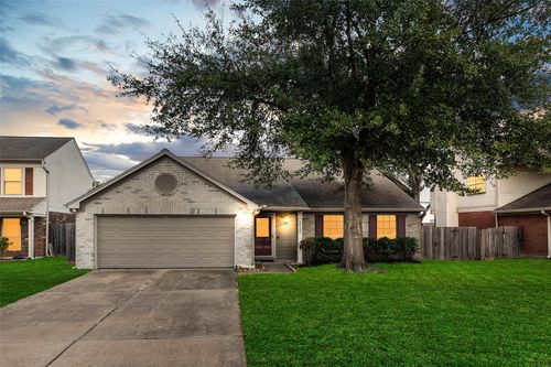 10138 Prospect Hill Dr, Houston, TX, 77064-5438 | Card Image