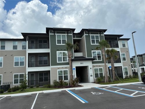 2-203-801 Naval Ave, Mount Dora, FL, 32757-2915 | Card Image