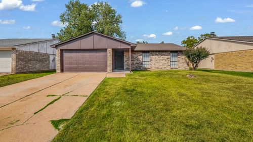 1130 Clark Trl, Grand Prairie, TX, 75052-2328 | Card Image