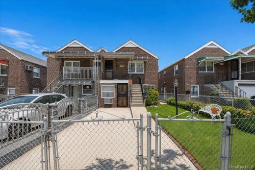 2563 Laconia Ave, Bronx, NY, 10469-1408 | Card Image