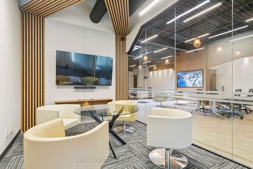 211-320 Matheson Blvd W, Mississauga, ON, L5R0H2 | Card Image