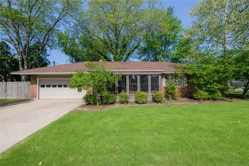 668 Trade Sq W, Troy, OH, 45373-1247 | Card Image