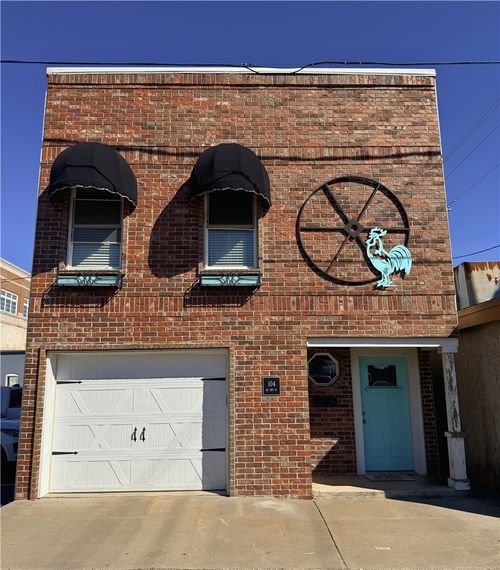 104 2nd Street, Bentonville, AR, 72712 | Card Image