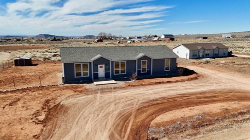 385 N Bobbie Ln, La Sal, UT, 84530 | Card Image