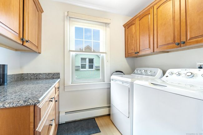 80 Josephine Evaristo Ave, Home with 6 bedrooms, 4 bathrooms and 4 parking in Greenwich CT | Image 4