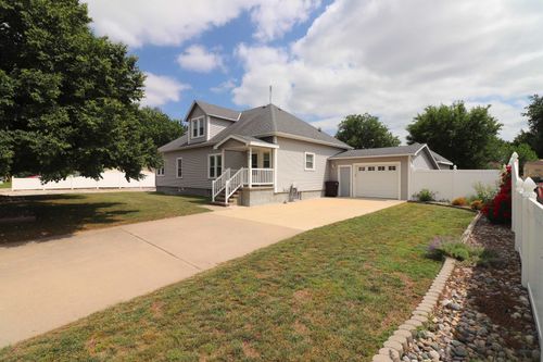 921 W 9th St, Schuyler, NE, 68661-2060 | Card Image