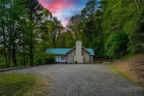 217 Holiday Hills Rd, Boone, NC, 28607-9665 | Card Image