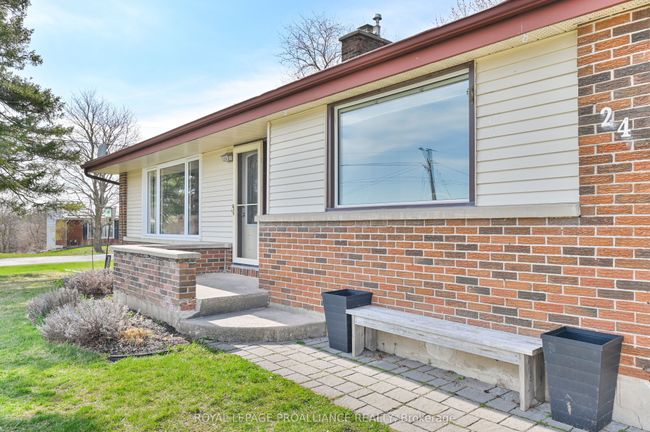 24 Rodgers Dr, House other with 3 bedrooms, 2 bathrooms and 2 parking in Stirling ON | Image 4