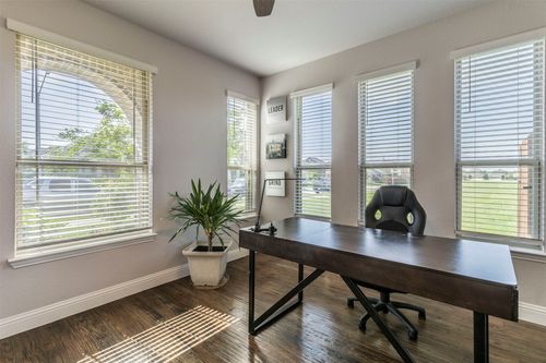 10212 Fox Manor Trl, Fort Worth, TX, 76131-2001 | Card Image