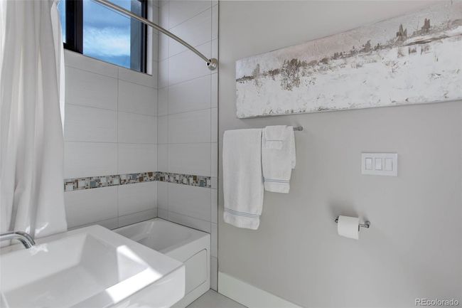 Ceiling to floor windows | Image 37