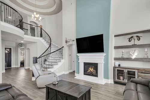 500 Whittington Way, Liberty Hill, TX, 78642-2210 | Card Image