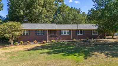 190 Poplar St, House other with 4 bedrooms, 2 bathrooms and null parking in Savannah TN | Image 2