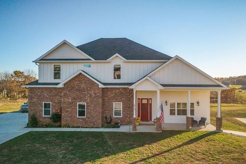 613 Blue Water Dr, Cookeville, TN, 38506-0690 | Card Image