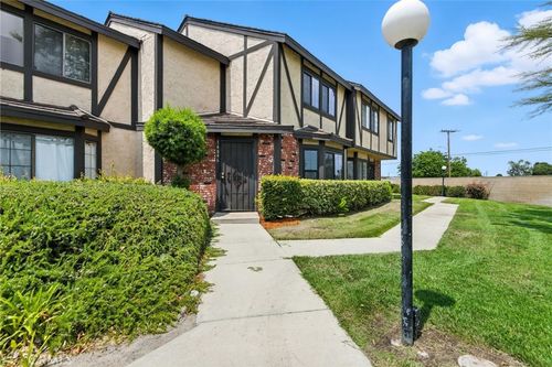 14846 Brownstone Ln, Westminster, CA, 92683-5915 | Card Image