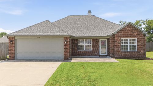 218 W Fairlane Dr, Sapulpa, OK, 74066-7075 | Card Image