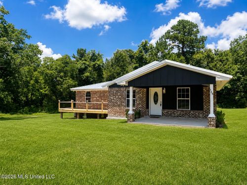 125 7th Ave, Carriere, MS, 39426-8867 | Card Image