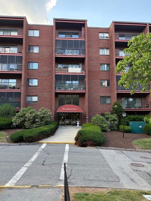 41-2 Summit Dr, Reading, MA, 01867-4043 | Card Image