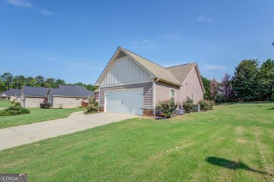 419 James Madison Dr, House other with 3 bedrooms, 2 bathrooms and 2 parking in Forsyth GA | Image 2