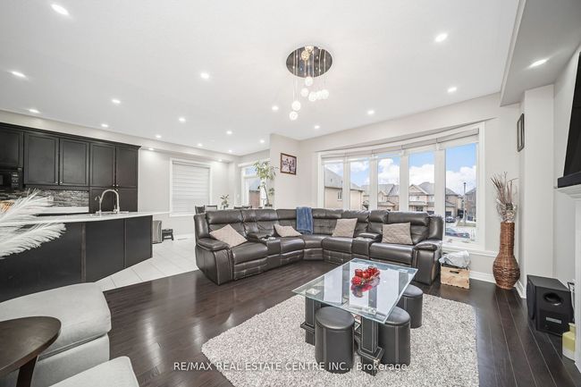 12 Torraville St, House other with 7 bedrooms, 6 bathrooms and 4 parking in Brampton ON | Image 16
