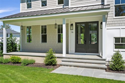 16 Lovers Ln, Riverhead, NY, 11901-5841 | Card Image