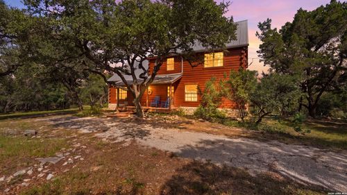 800 Woodcreek Ranch Rd, Wimberley, TX, 78676-5524 | Card Image