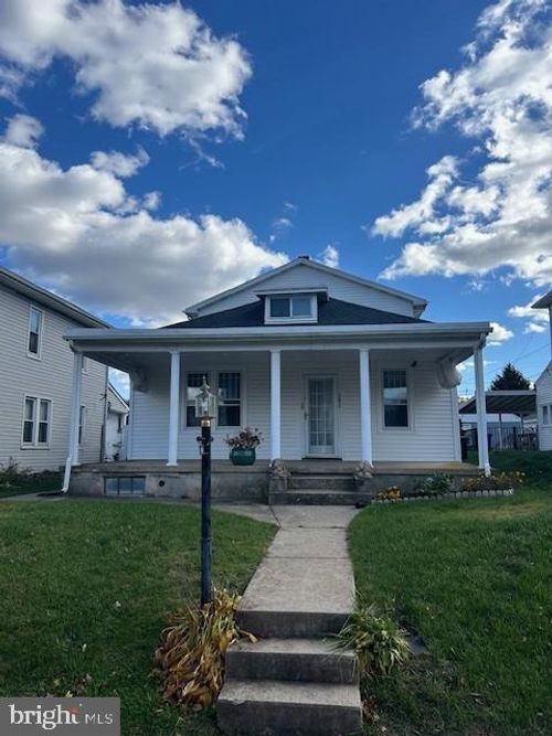 161 N 3rd St, MOUNT WOLF, PA, 17347-6705 | Card Image