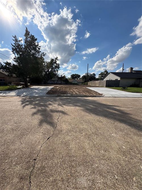 12311 Blue River Dr, Houston, TX, 77050-3803 | Card Image
