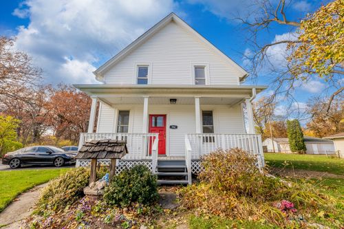 702 E Side Dr, Geneva, IL, 60134-1558 | Card Image