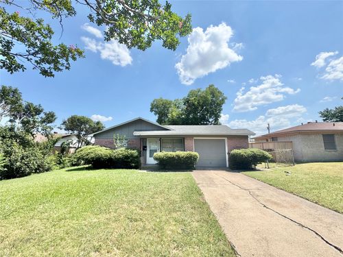 2206 Norma Dr, Mesquite, TX, 75149-1329 | Card Image