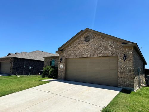 305 Lead Creek Dr, Fort Worth, TX, 76131-4034 | Card Image