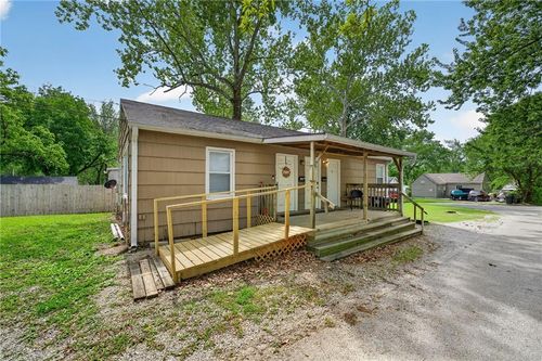 1921 Ash Ave, Independence, MO, 64052-2069 | Card Image