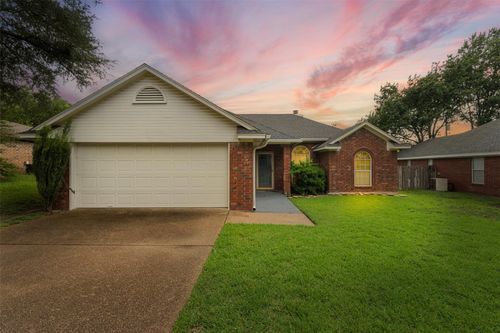 2025 Real Dr, Waco, TX, 76712-8454 | Card Image