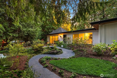 10825 Brownsville Hwy Ne, Poulsbo, WA, 98370-6914 | Card Image