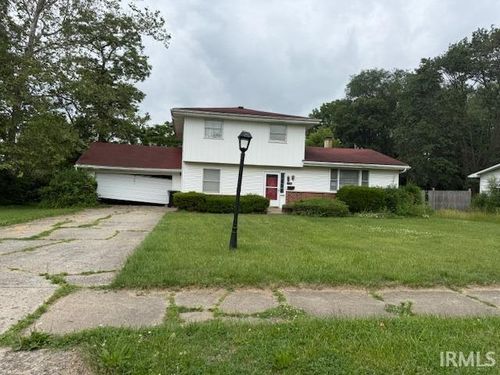 1741 N Olive St, South Bend, IN, 46628-3128 | Card Image