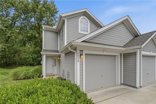 6030 Ne Moonstone Dr, Lee's Summit, MO, 64064-1199 | Card Image