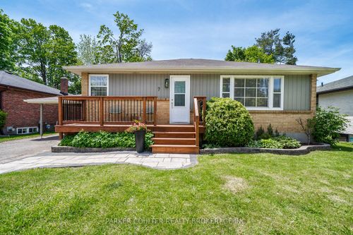 7 Oakley Park Sq, Barrie, ON, L4M2J9 | Card Image
