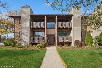 2B - 7548 Clarendon Hills Road, Condo with 2 bedrooms, 2 bathrooms and 1 parking in Willowbrook IL | Image 1