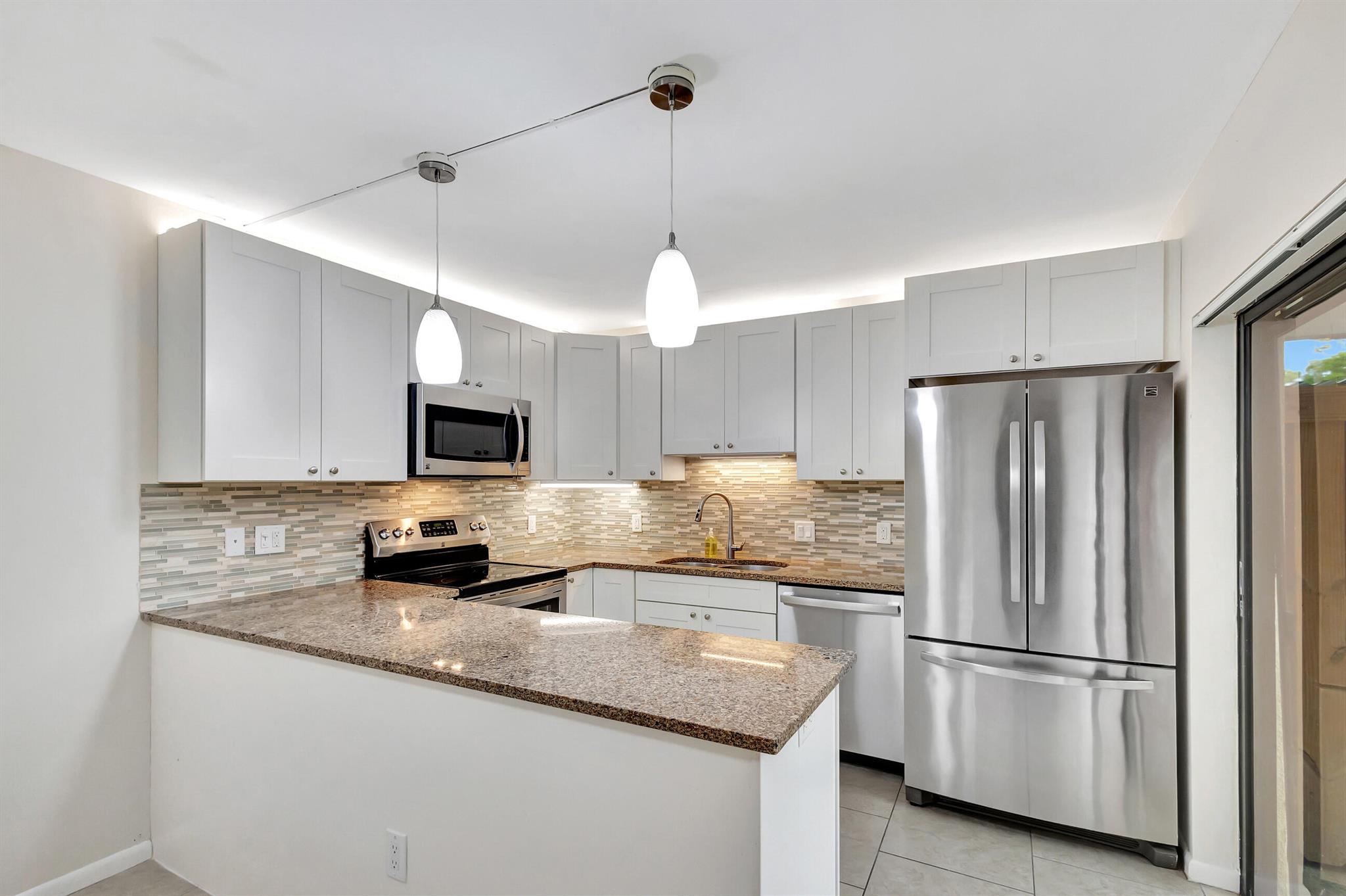 11th Ln, Palm Beach Gardens, FL 33418
