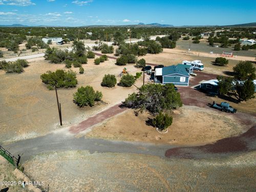 27585 W El Oro Dr, Seligman, AZ, 86337-5292 | Card Image
