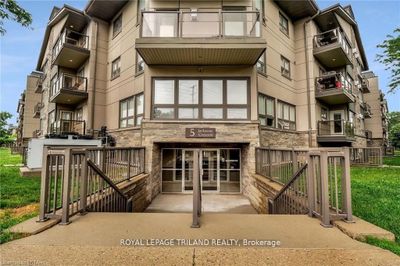 312 - 5 Jacksway Cres, Condo with 2 bedrooms, 2 bathrooms and 1 parking in London ON | Image 2