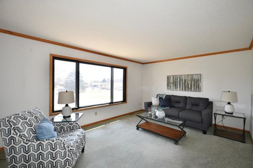 323 Helen Ct Sw, Eyota, MN, 55934-9766 | Card Image