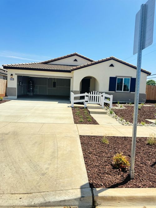 4000 Companion Ln, Riverbank, CA, 95367-3166 | Card Image